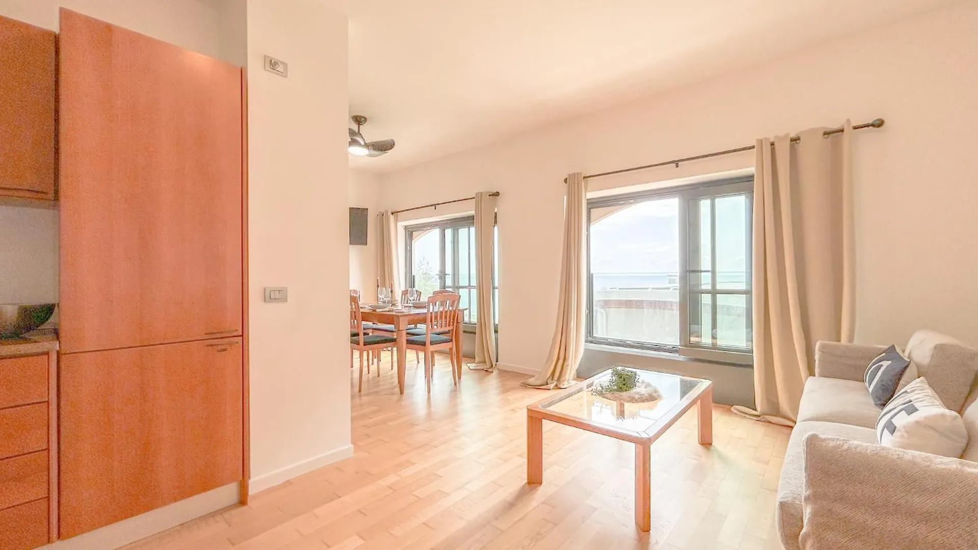 Meraviglia Mediterranea, Davanti Al Mare Savona 0*,  Italy